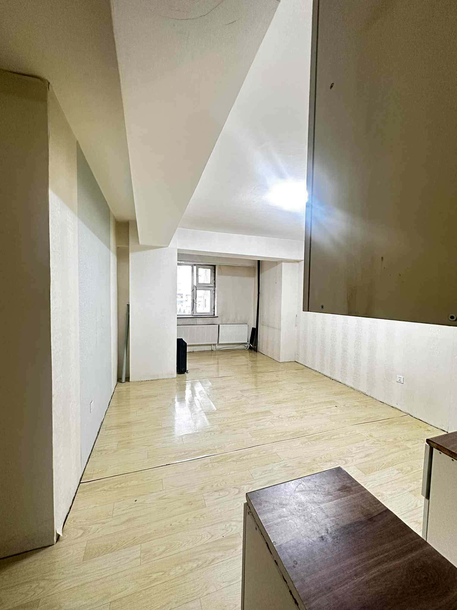 10 ХОРООЛЛЫН ГОЛДЕН ПАРК  2ДАВХРЫН 1ӨРӨӨ БАЙР САРЫН 950.000 ТӨГРӨГӨӨРХӨЛСЛҮҮЛНЭ.  897514